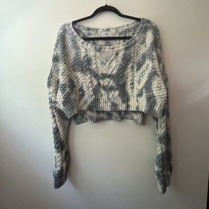 Juemi Cropped Cable Knit Sweater